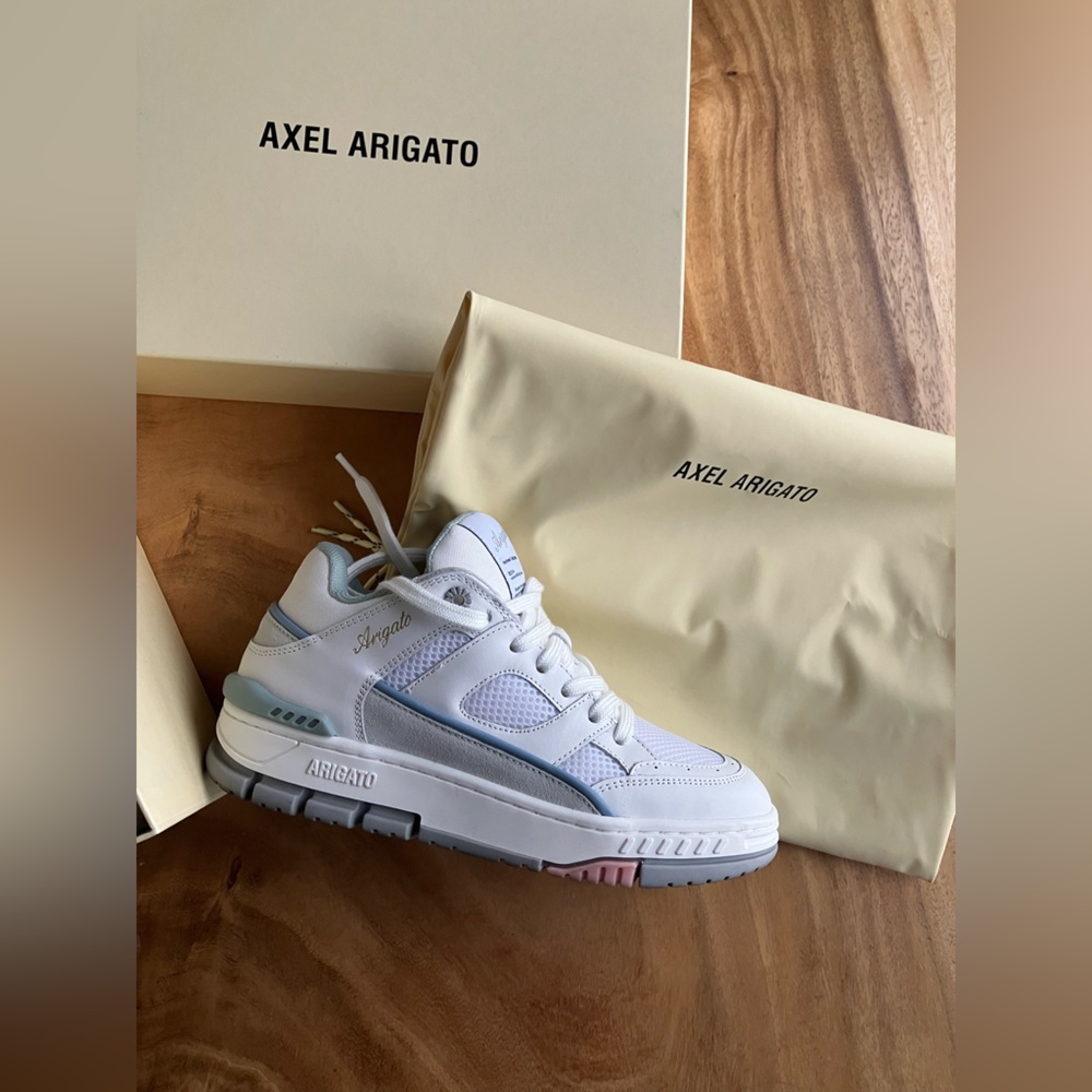AXEL ARIGATO White and Gray Sneakers with Blue and Pink Accents